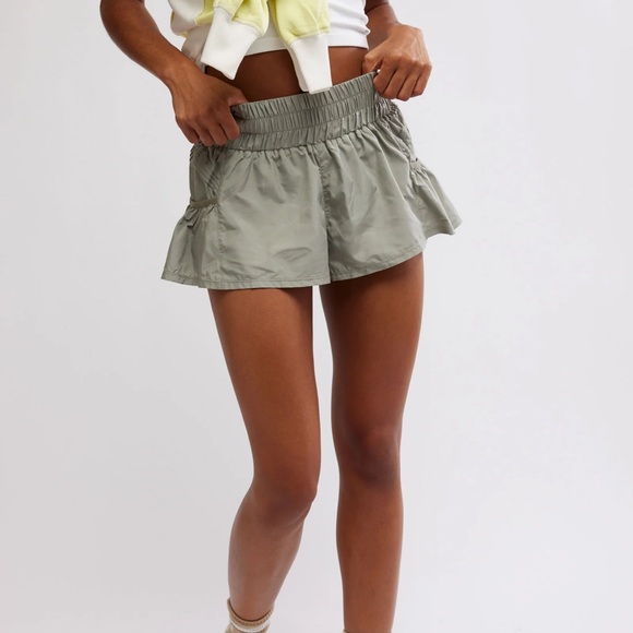 NWT FREE PEOPLE - FP Movement Women's Get Your Flirt On Shorts Large sage stone - Picture 5 of 11